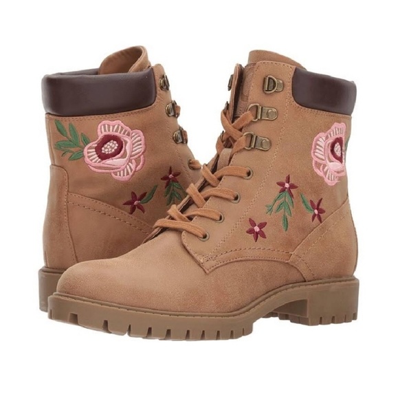 Guess Shoes - RARE NWB Guess Embroidered Boots